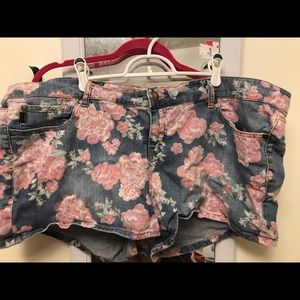 Torrid floral denim shorts